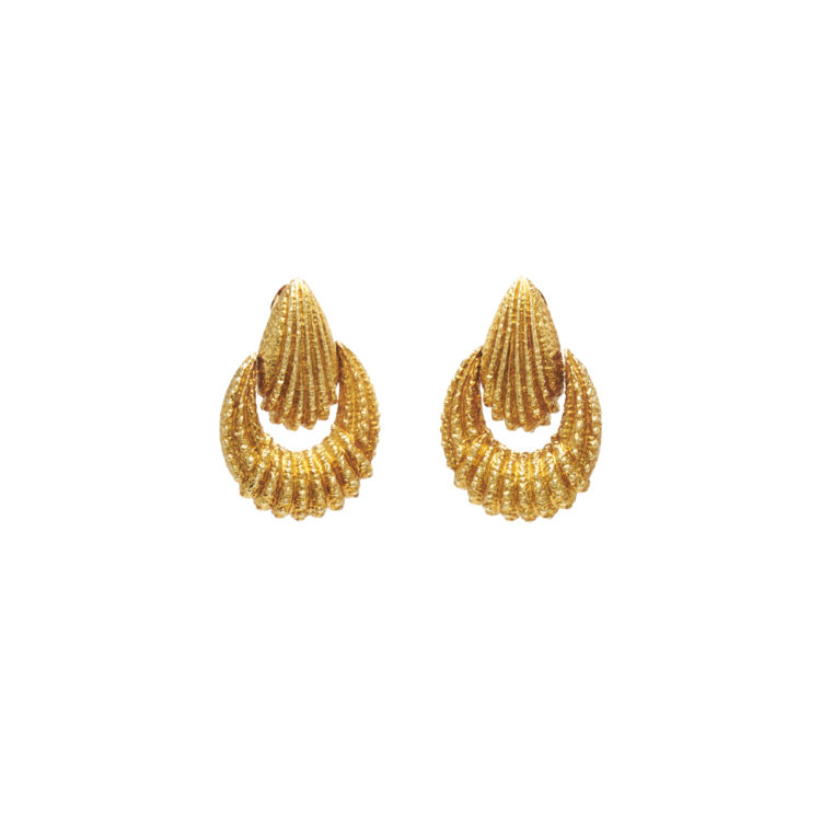 gold earrings under 12000